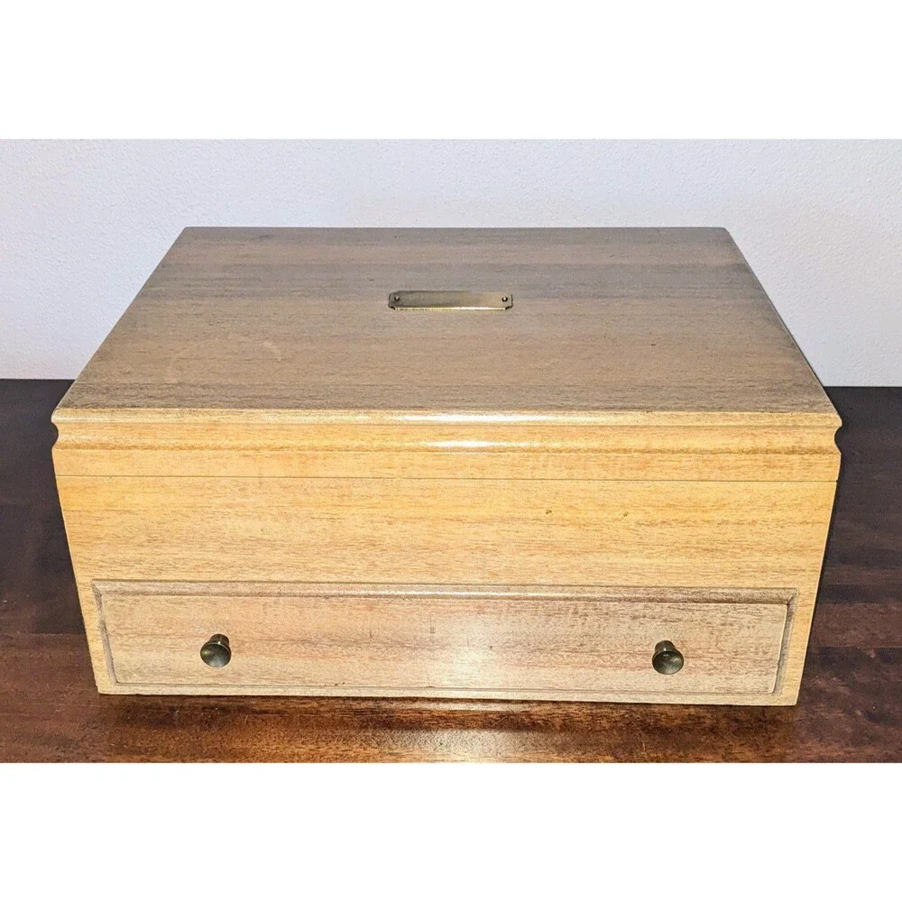 International Sterling Silverware Chest Vintage Tarnish Resistant Brass Hardware